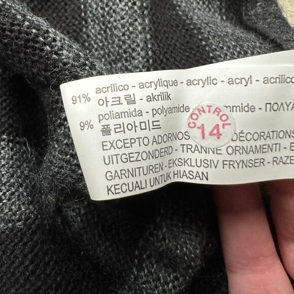 Zara: Black and Gray Striped Sweater with Floral Embroidery Patch - Picture 5 of 5